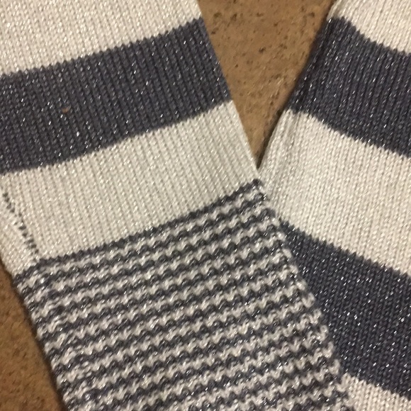 Women’s Soho New York & Co Sweater - Picture 3 of 6